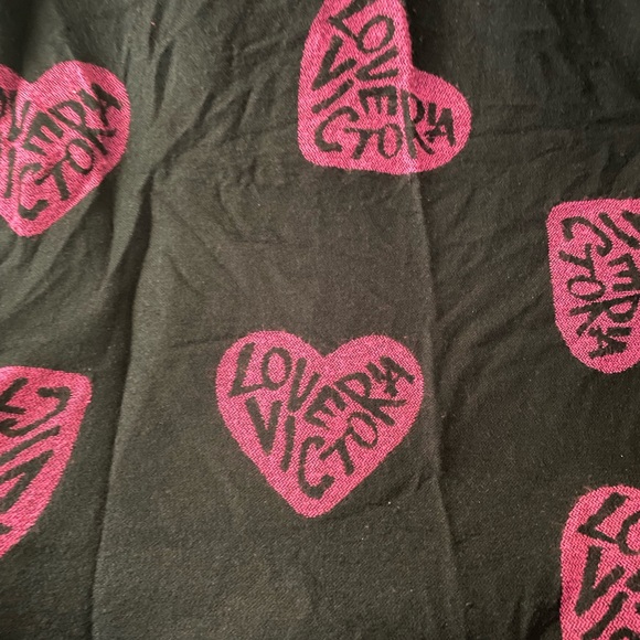 Victoria’s Secret Heart Fringe Blanket - Picture 3 of 3